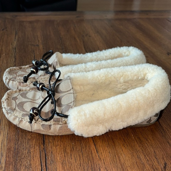 Coach Carsyn Shearling Coach signature moccasins indoor/outdoor - Picture 2 of 10
